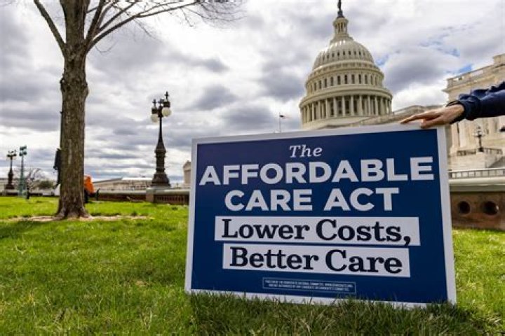How many days notice does the Affordable Care Act require insurers to give?