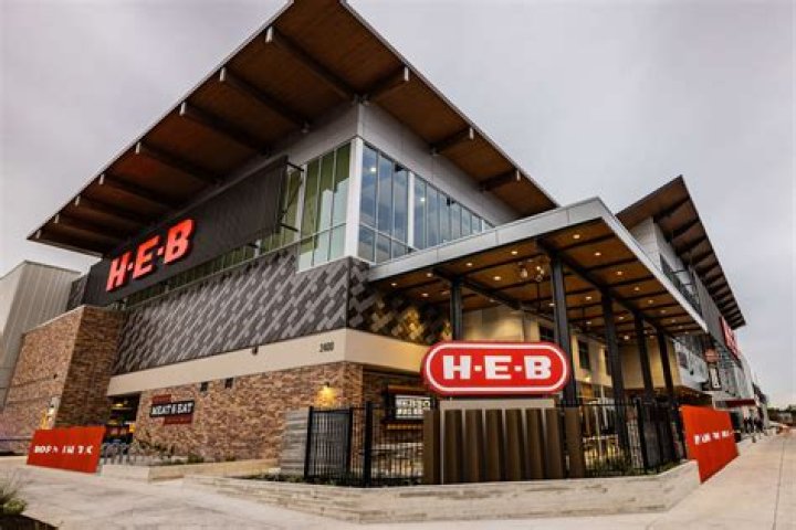 How many stores does HEB have 2021?