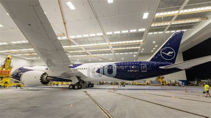 Is Lufthansa a private company?