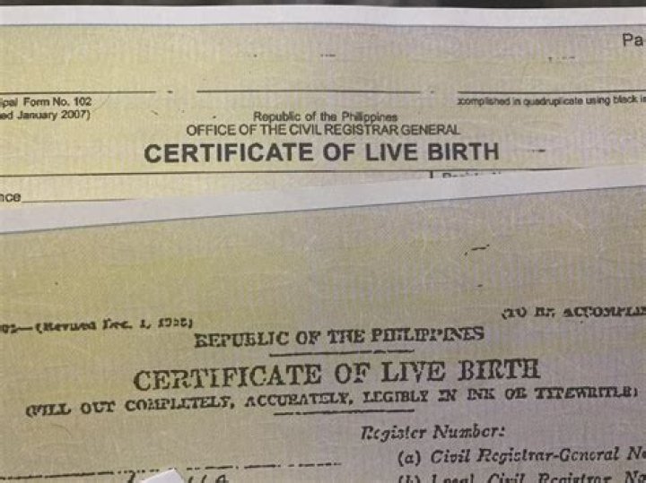 What happens if a foreigner gives birth in the Philippines?